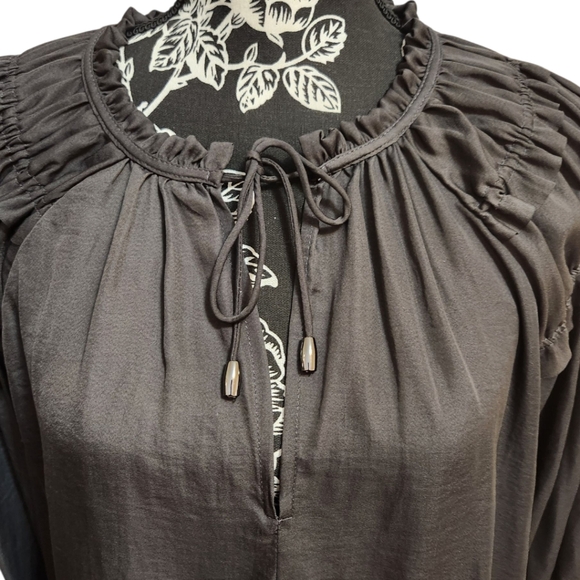 Hashtag In Trend Ruffle Shoulder Top - Picture 4 of 8